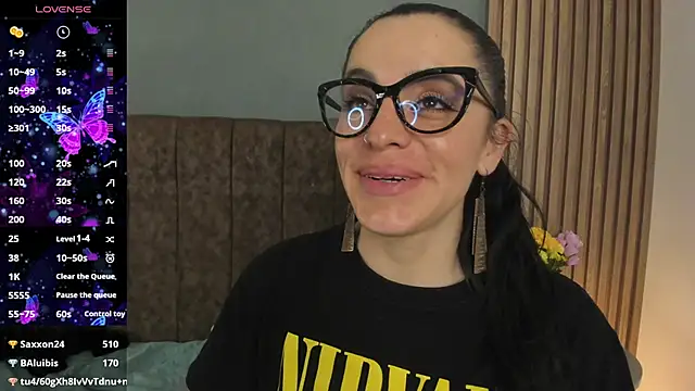 IsisNoir online show from 9, 4, 2026