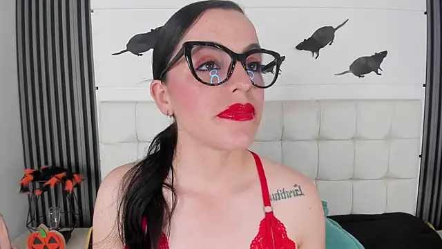 IsisNoir online show from 23, 10, 2025