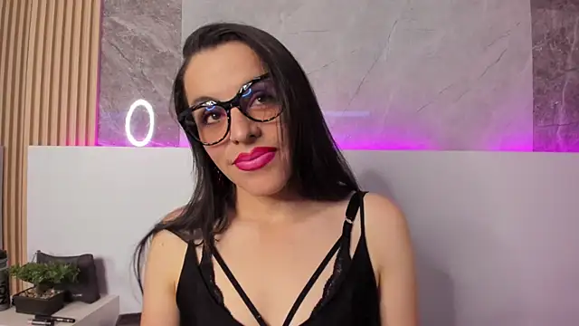 IsisNoir online show from 19, 9, 2025