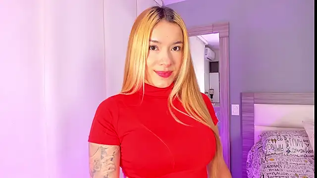 Snapshot of LexxyBunny_ chatting on 8, 10, 2025 LexxyBunny online show from 8, 10, 2025