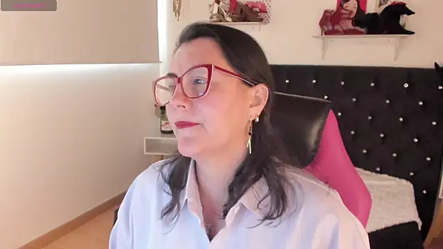 D Martii online show from 6, 10, 2025