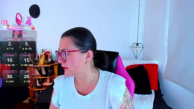 D Martii online show from 4, 11, 2025