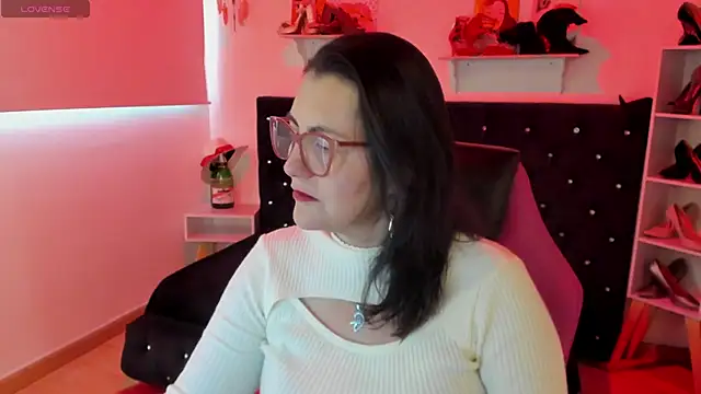 D Martii online show from 5, 10, 2025