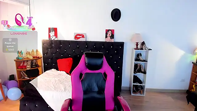 D Martii online show from 10, 11, 2025