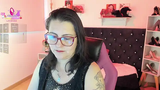 D Martii online show from 8, 10, 2025