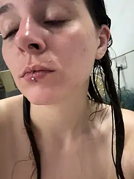 LilyIrons online show from 15, 5, 2026