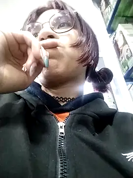 Snapshot of Katyuskka_love chatting on 8, 11, 2025 Katyuskka love online show from 8, 11, 2025