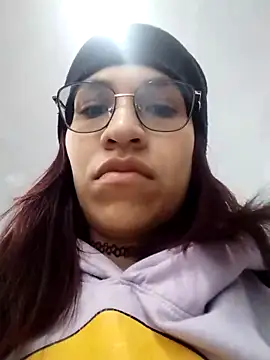 Snapshot of Katyuskka_love chatting on 20, 11, 2025 Katyuskka love online show from 20, 11, 2025