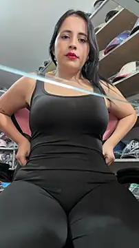 GiaDuque online show from 10, 4, 2026