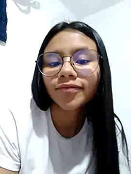 SofieLove 01 online show from 11, 4, 2026