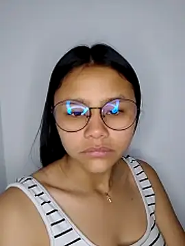 Snapshot of SofieLove_01 chatting on 5, 2, 2026 SofieLove 01 online show from 5, 2, 2026