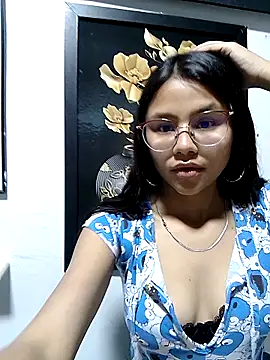 SofieLove 01 online show from 5, 10, 2025