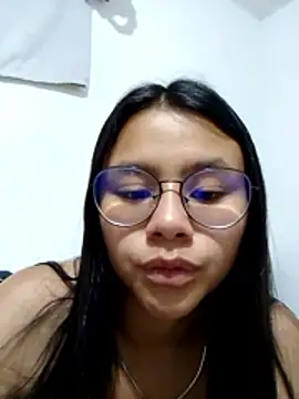 SofieLove 01 online show from 4, 4, 2026