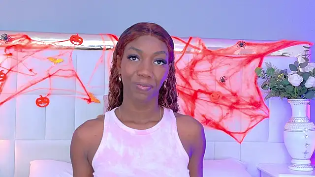 MadeleineHocker online show from 22, 10, 2025