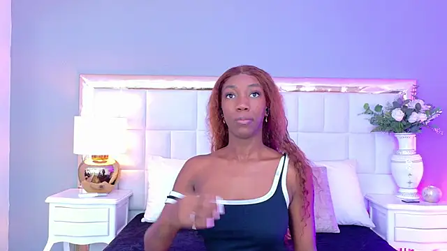 MadeleineHocker online show from 15, 11, 2025