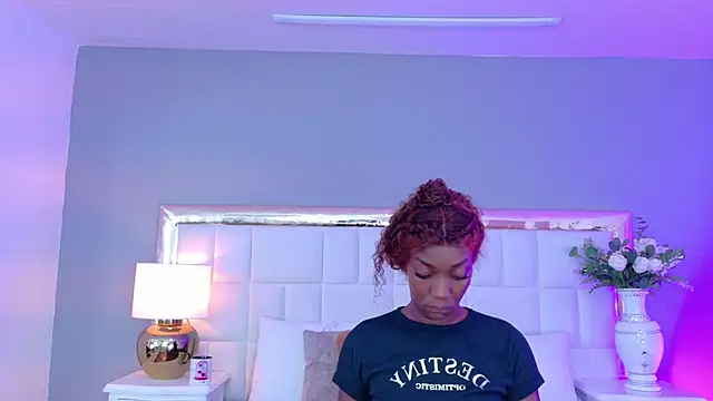 MadeleineHocker online show from 11, 10, 2025