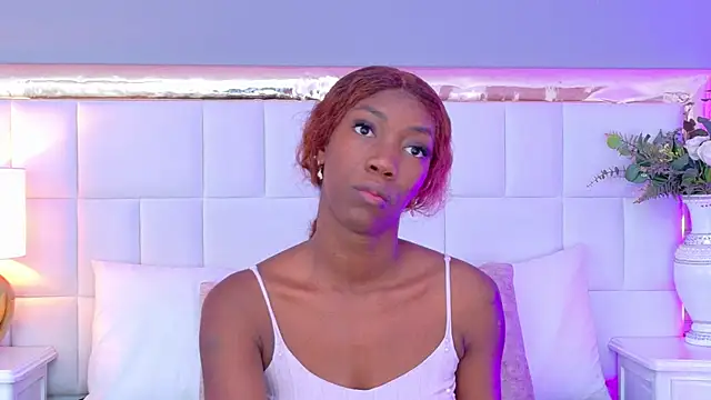 MadeleineHocker online show from 6, 11, 2025