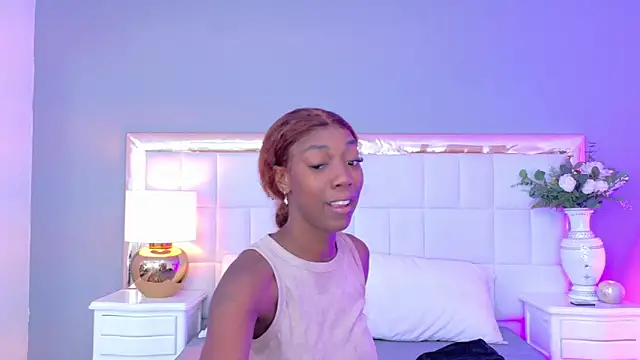 MadeleineHocker online show from 12, 11, 2025