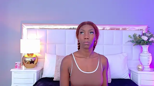 MadeleineHocker online show from 5, 11, 2025