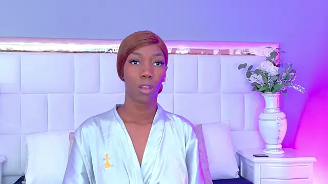 MadeleineHocker online show from 28, 9, 2025