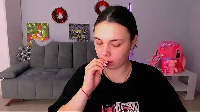 Snapshot of queenofthesense_ chatting on 1, 12, 2025 queenofthesense online show from 1, 12, 2025