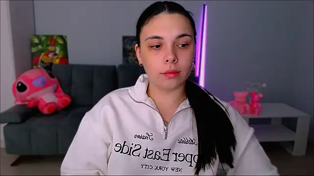 Snapshot of queenofthesense_ chatting on 27, 10, 2025 queenofthesense online show from 27, 10, 2025