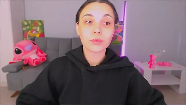 Snapshot of queenofthesense_ chatting on 2, 10, 2025 queenofthesense online show from 2, 10, 2025