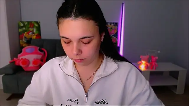 Snapshot of queenofthesense_ chatting on 25, 10, 2025 queenofthesense online show from 25, 10, 2025