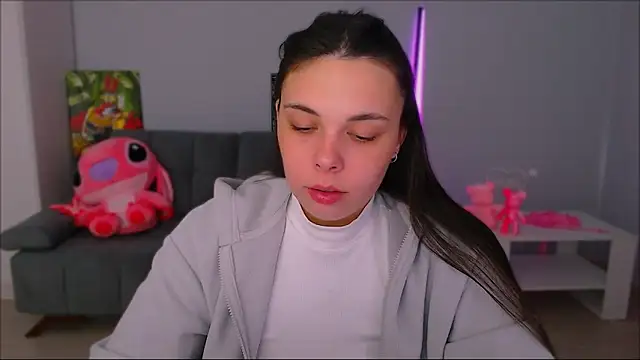 Snapshot of queenofthesense_ chatting on 12, 10, 2025 queenofthesense online show from 12, 10, 2025