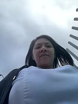 hiilarybrown online show from 13, 7, 2026