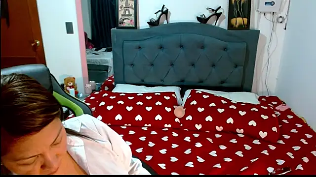 hiilarybrown online show from 20, 5, 2026