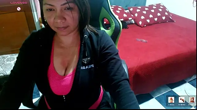 hiilarybrown online show from 9, 5, 2026
