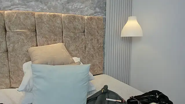 leilapons online show from 4, 10, 2025