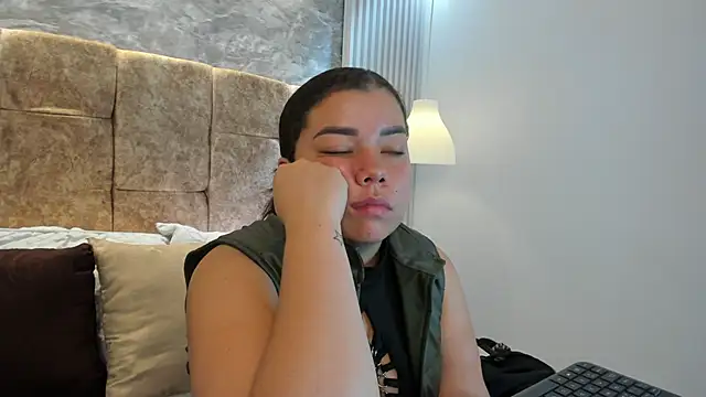 leilapons online show from 25, 10, 2025