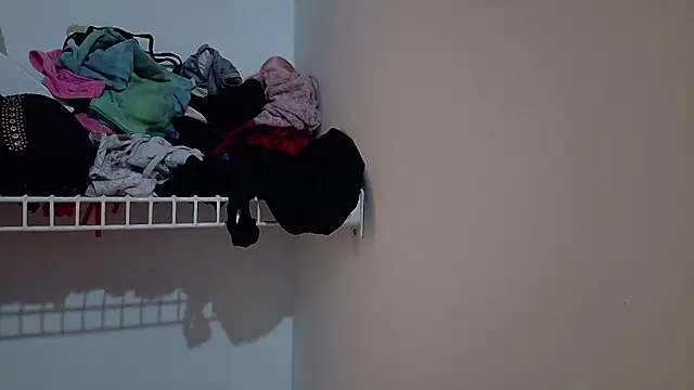 ValeriGallardo17 online show from 9, 9, 2025