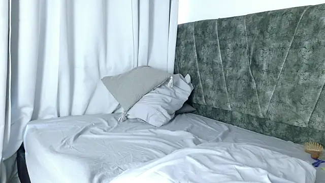 ValeriGallardo17 online show from 4, 10, 2025