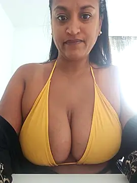 Snapshot of Busty_AriaX chatting on 24, 9, 2025 Busty AriaX online show from 24, 9, 2025