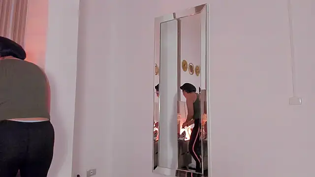 Rachell Jamess online show from 9, 9, 2025