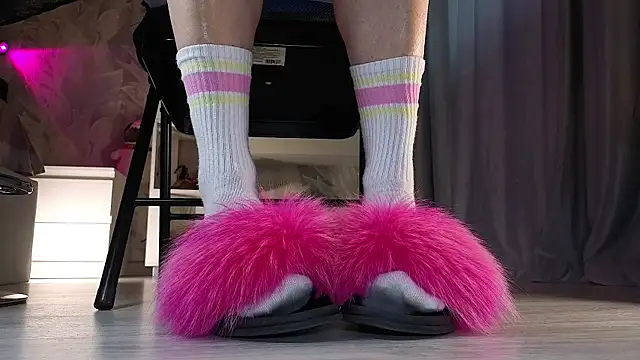 Feet Heelss online show from 13, 2, 2026