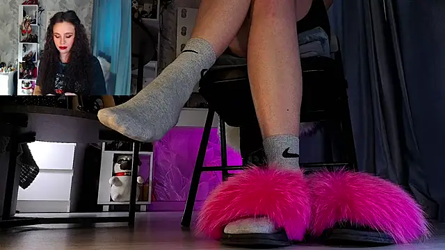 Feet Heelss online show from 4, 12, 2025