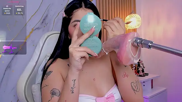 alissaowens  online show from 9, 6, 2026
