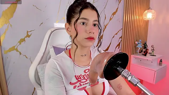 Snapshot of alissaowens_ chatting on 12, 11, 2025 alissaowens online show from 12, 11, 2025