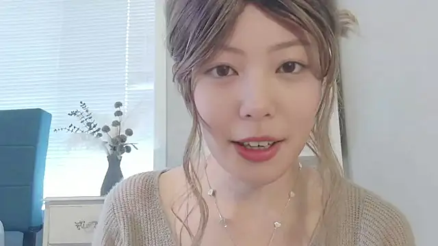 Nana with online show from 21, 4, 2026