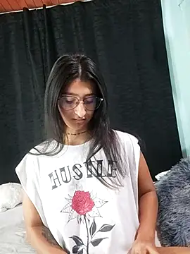 EVAH LEE  online show from 14, 9, 2025