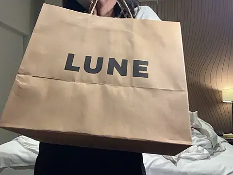 Snapshot of yuu-chan_ chatting on 23, 11, 2025 yuu-chan online show from 23, 11, 2025