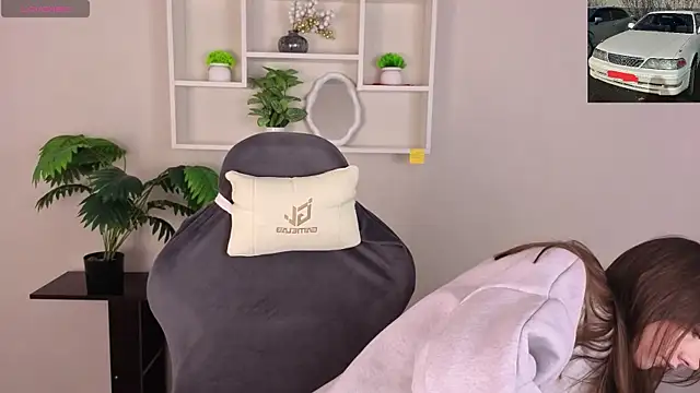 Miche1le Allenne online show from 6, 4, 2026