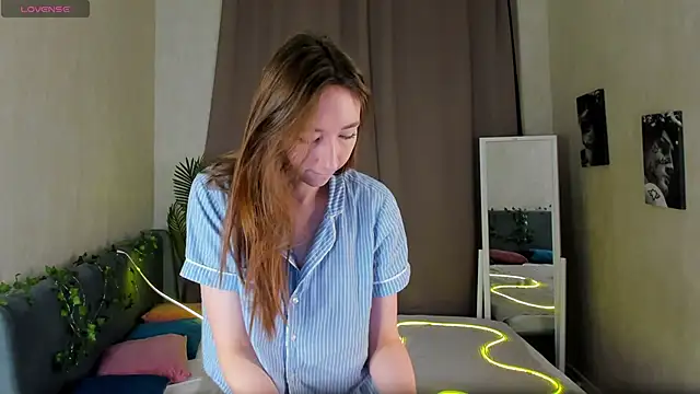 Miche1le Allenne online show from 28, 11, 2025