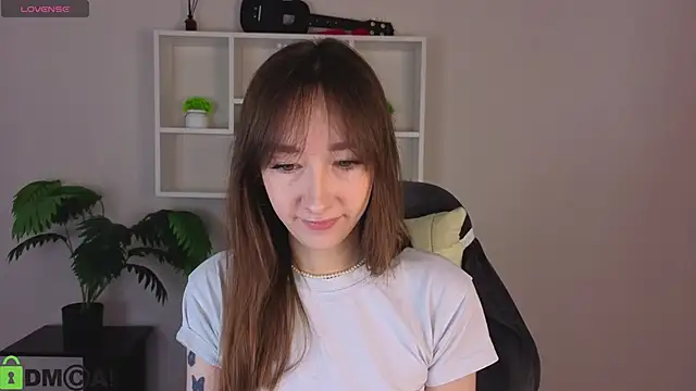 Miche1le Allenne online show from 15, 4, 2026