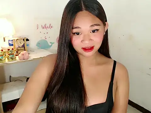 Malia cummer online show from 9, 10, 2025