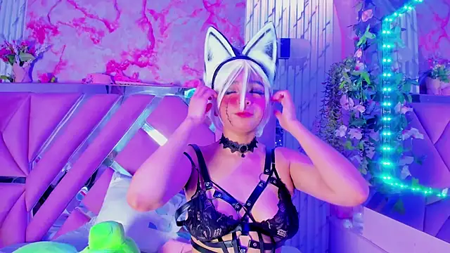 Akane Hikari  online show from 10, 10, 2025